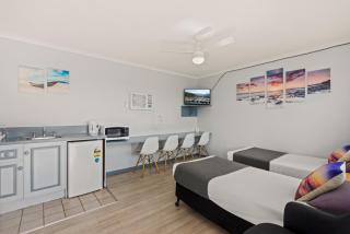 Pacific Motor Inn - 1