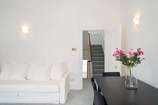 Beautiful Two Bedroom Maisonette in the heart of Chelsea - 6