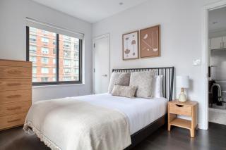 Gorgeous Midtown W 1BR w Gym nr Times Sq NYC-651 - Nova Iorque - 3