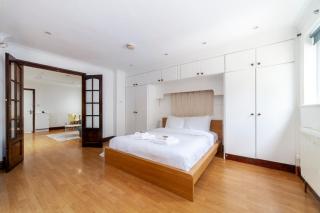 Bright 1 Br Apt wpatio, next to Westfield Centre - Londra - 8