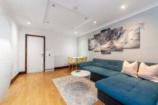 Bright 1 Br Apt wpatio, next to Westfield Centre - Londra - 9