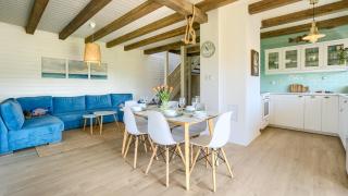 Dom Cayetano, Sun & Snow - 5