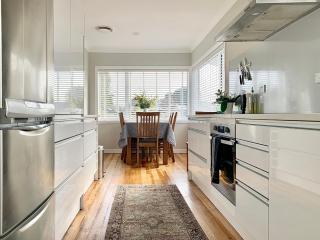 M&K Home with central air condition, 4 bedrooms, by Chartwell Shopping Centre - 1