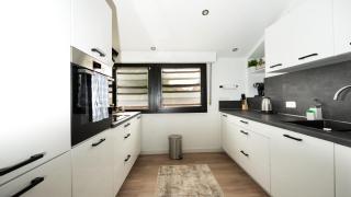 3,5-Zimmer inkl Arbeitsplatz, WLAN & free Netflix, Amazon-Free Parken vollausgestattete Wohnung, 24h Check In - 7