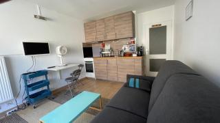 Studio plein centre, calme, parking inclus, piscine et gardien - Grenoble - 9