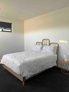 Luxury on the Lake - 7