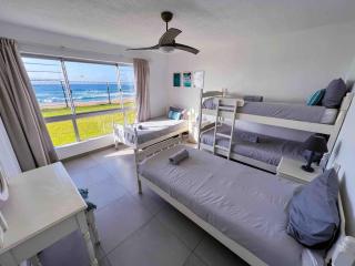5 Kenwyn on Sea - Beachfront Family Unit - 4