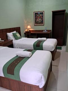 Griya Jene Homestay Syariah - Ngabean - 6