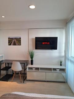 Lindo studio equipado em apartamento clube com piscina aquecida e academia no centro de Curitiba - MID Home - Curitiba - 6