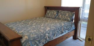 Standard Queen size bedroom - 9