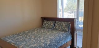 Standard Queen size bedroom - Little River - 3