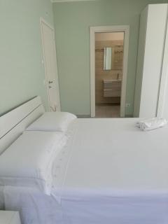 white B&B - Pagliare - 5