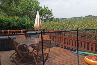 Le Chalet du lac avec spa et piscine privés pour le printemps et l'été et poêle à bois réconfortant en hiver - Beaulieu - 3