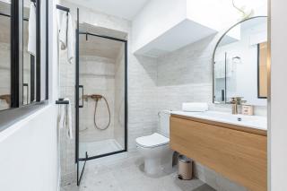Ultra Central 2 Bdr AC & Parking - Nice - 8