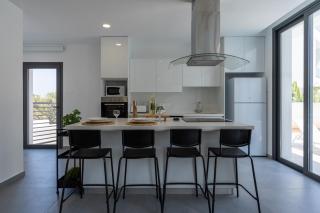 Villa Flora's 3-BR Retreat & Private Pool in Protaras - 7