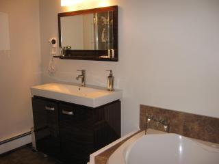 Driftwood Heights B&B - 2