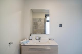 Madeirense Villa in Santa Cruz - 8