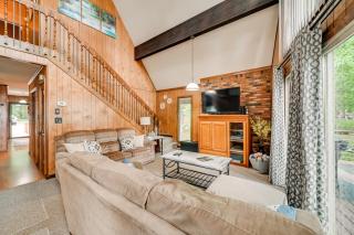 Cozy Dover Home with Boat Dock, Fire Pit and Deck! - 6