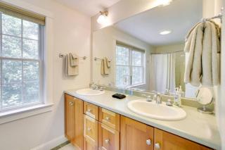 Beautiful Stay in Downtown Freeport - 6