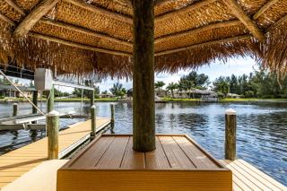 Villa Neptune's Grotto- BRAND NEW with heated Pool, Hot Tub, and dock with Tiki - Matlacha - 6