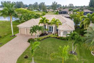 Villa Neptune's Grotto- BRAND NEW with heated Pool, Hot Tub, and dock with Tiki - Matlacha - 4