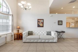 Villa On The Lake, Cape Coral - Cape Coral - 2