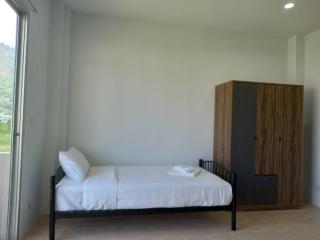 L&P Guesthouse - Kata Beach - 2