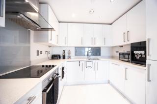 Top Floor Apt - 2 Bed/2 Bath + Private Balcony - Londres - 5
