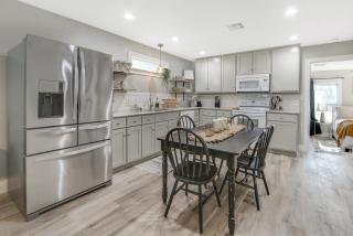 Pancho and Lefty's - Bohemian Rhapsody Retreat - 7