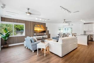 Beach Livin 3 - 3 Bedroom Upstairs - 3