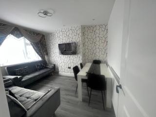 Crawley House - Luton - 1