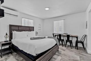 Lovely 2 bedroom Studios-Suite Walking Distance To Ocean - Hollywood - 5