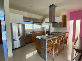 Hermosa casa de playa con vista al mar y albercas! - 2