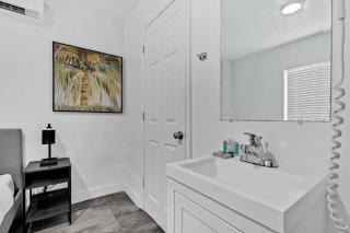 Lovely 1 Bedroom Walking Distance To Ocean - Suite 3 - Hollywood - 6