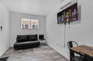 Lovely 1 Bedroom Walking Distance To Ocean - Suite 3 - Hollywood - 4