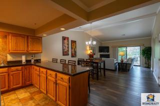 2BR Condo - 2 Pools - Close to the Strip - Stairs Required - FREE TICKETS INCLUDED - FHA-27 - Branson - 5
