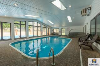 2BR Condo - 2 Pools - Close to the Strip - Stairs Required - FREE TICKETS INCLUDED - FHA-27 - Branson - 4