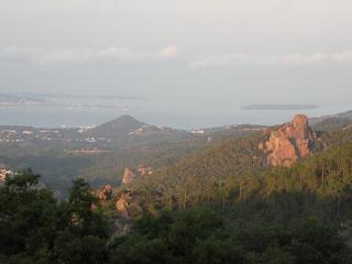 GRAND APPARTEMENT 7 PERSONNES PISCINE XXL VUE EXCEPTIONNELLE BAIE DE CANNES CALMe - Fréjus - 2