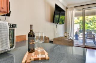 Auburn Retreat with Balcony - Walk to Campus! - Auburn - 7