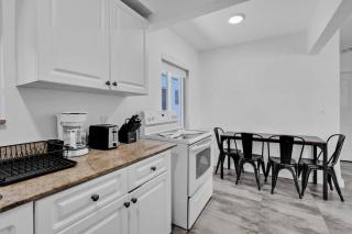 Lovely 1 Bedroom Walking Distance To Ocean - Suite 9 - Hollywood - 7