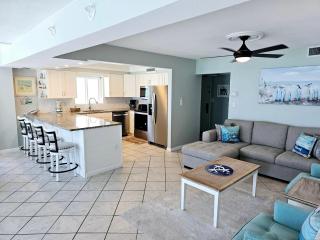 1051 - Shoreline Towers Beachfront Condo Free Beach Setup - Destin - 0