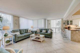 2031-Shoreline Towers Beach Vacation Condo Free Beach Setup - Destin - 9
