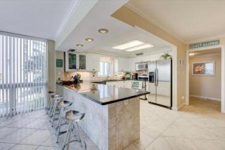 2031-Shoreline Towers Beach Vacation Condo Free Beach Setup - Destin - 6
