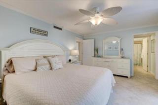 2031-Shoreline Towers Beach Vacation Condo Free Beach Setup - Destin - 3