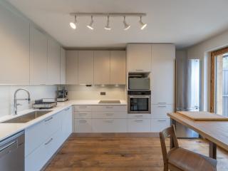 Superbe appart 6 chambres à Courchevel avec balcon, casiers à ski et parking - FR-1-563-116 - 9