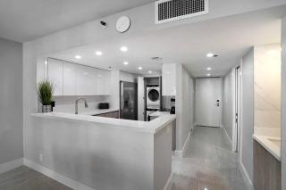 Shock Wave! NEW Renovated Condo With Water Views! - 5