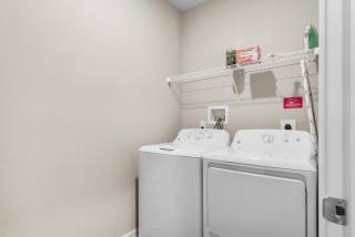 Upscale 1BR/1BA: Resort Vibes, City Edge, Bliss - Melbourne - 9