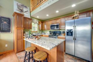 Lake-View Home in Blue Eye with Hot Tub and Fire Pit! - Blue Eye - 3