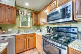 Lake-View Home in Blue Eye with Hot Tub and Fire Pit! - Blue Eye - 2