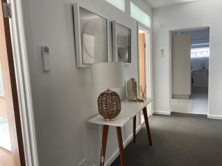 The Wheelhouse - 2BR Waterfront Apt in town - 4